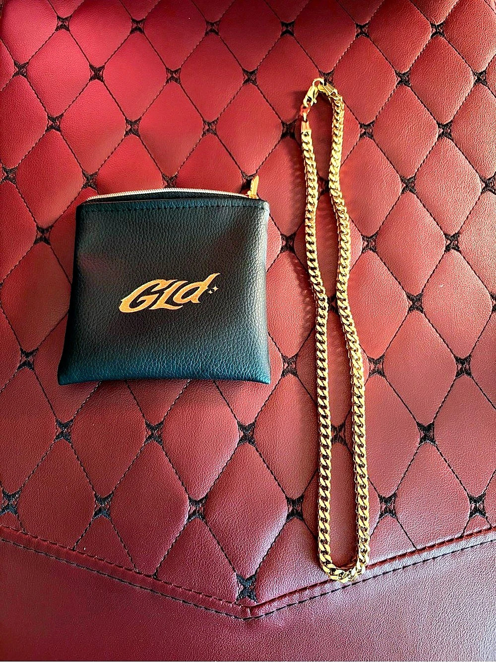 GLD gold chain with bag 22” BRAND NEW